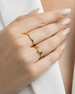 Como Escolher o Par de Alianças Abauladas Perfeito para Namoro e Noivado?